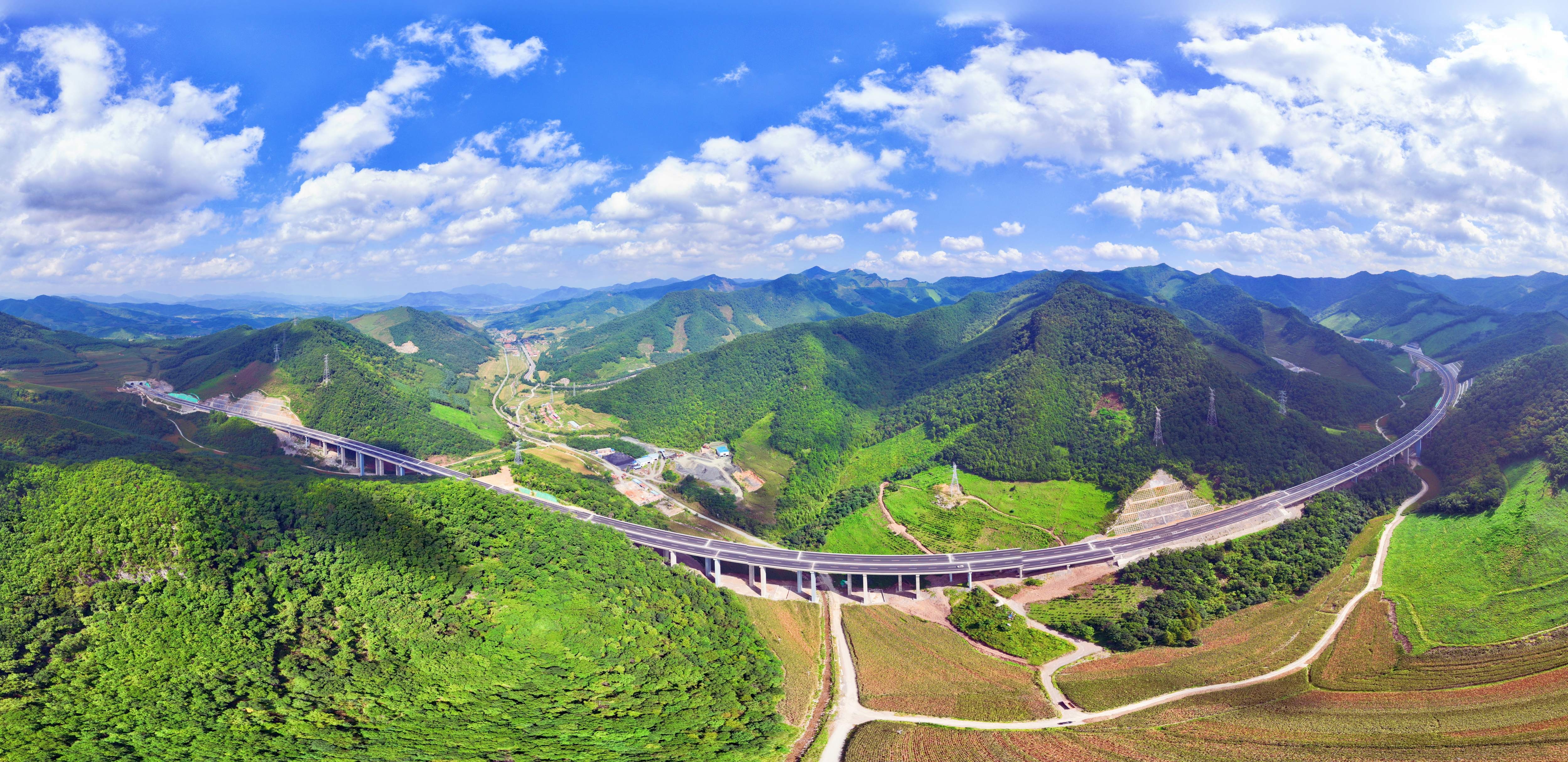 🎮《金刚》游戏在kingkong平台全面上线！操作简单，娱乐性强。新人注册即送礼包，刮刮乐活动更让你好运连连。精彩不断，好礼不停歇。